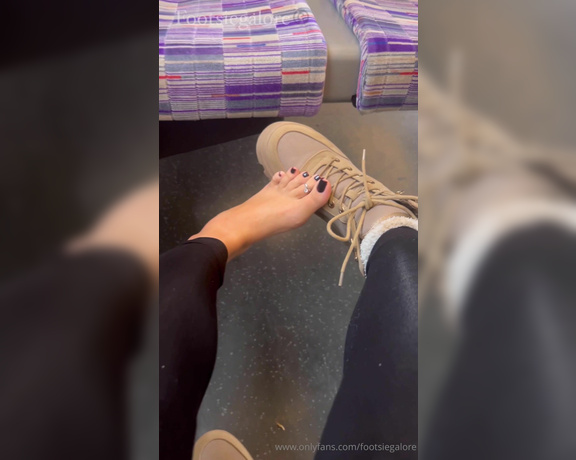 Footsiegalore aka Footsiegalore OnlyFans - Airing out my hot sweaty feet on the train, having to wear boots and thick socks makes my feet too