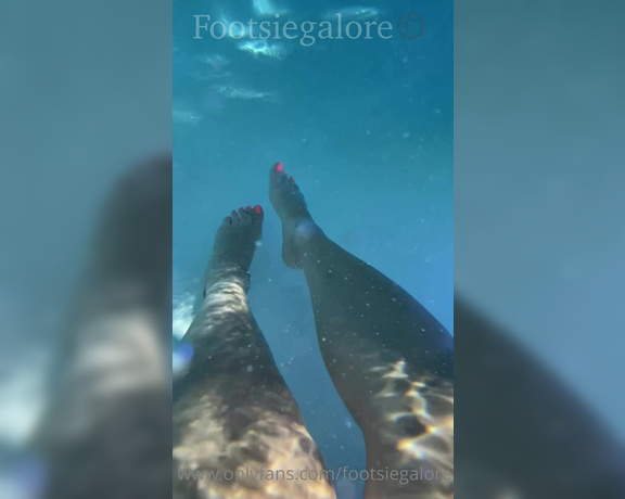 Footsiegalore aka Footsiegalore OnlyFans - I had so much fun at the water park! Watch me go down screaming and laughing so hard! Getting dunked