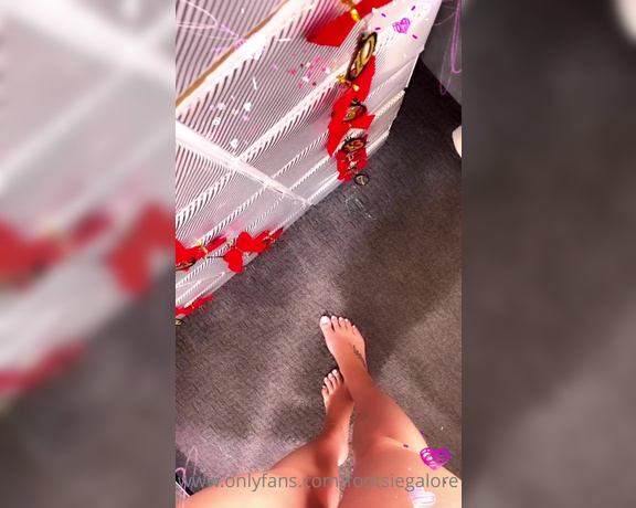 Footsiegalore aka Footsiegalore OnlyFans - FOOTSIE ADVENT TEASER  DAY 16 Ooohhh