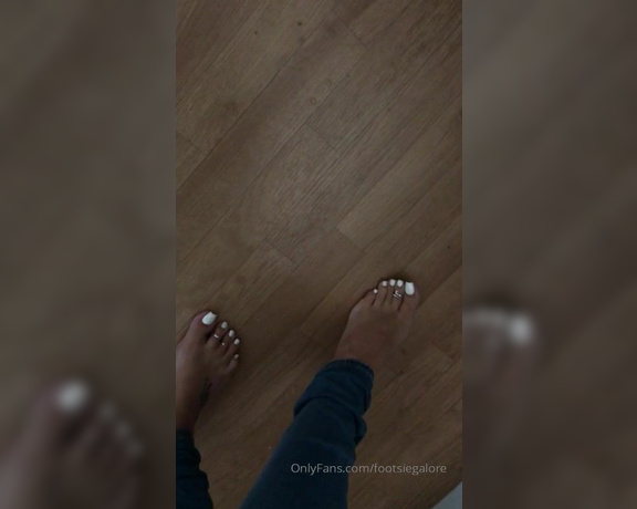 Footsiegalore aka Footsiegalore OnlyFans - As requested a bit more white toes and jeans