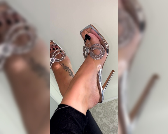 Footsiegalore aka Footsiegalore OnlyFans - Dazzling you with these heels 2