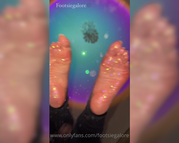 Footsiegalore aka Footsiegalore OnlyFans - I want you to lay beneath me right now! I’m about to take you out of this world and give you a glimp