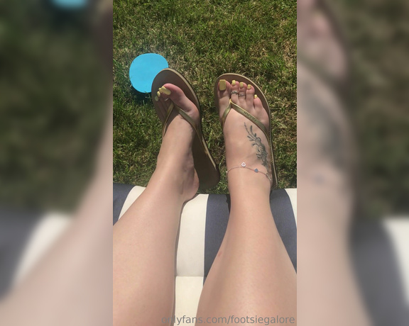 Footsiegalore aka Footsiegalore OnlyFans - Only fans exclusive! Sun worshiping on a beautiful day