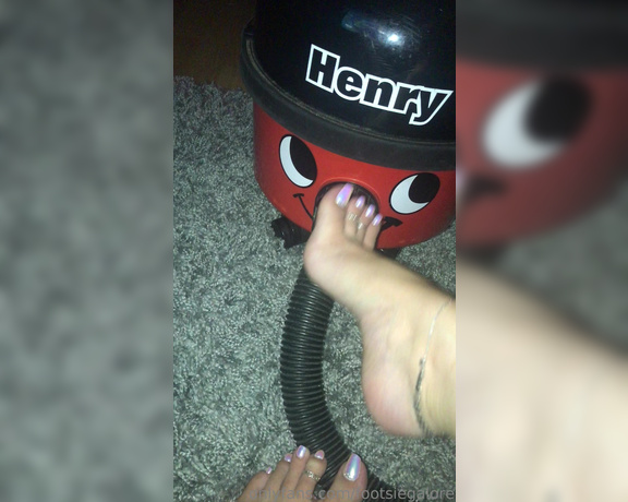 Footsiegalore aka Footsiegalore OnlyFans - Footsie had a little too much wine and decided to thank Henry the hoover for all the hard work