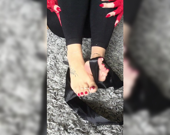 Footsiegalore aka Footsiegalore OnlyFans - Foot massage with red lace and ribbon