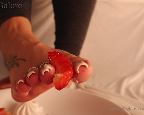 Footsiegalore aka Footsiegalore OnlyFans - It’s dessert time! Don’t worry I know just how you like it served