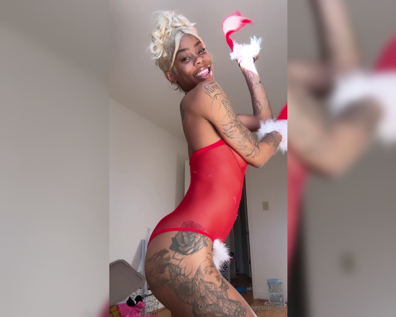 Mickey Mooh aka mickeysobomb - 08-09-2024 OnlyFans Video - You liked my outfit