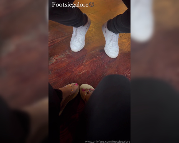 Footsiegalore aka Footsiegalore OnlyFans - Out for lunch, if you could hear my flip flops slapping against my soles how badly would you wish