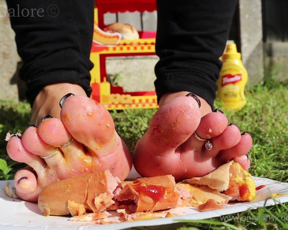 Footsiegalore aka Footsiegalore OnlyFans - Sausage squishing fun! I’m going to squeeze the sauces for your hot dog with my feet then persona