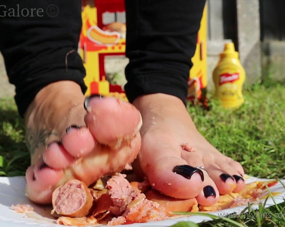 Footsiegalore aka Footsiegalore OnlyFans - Sausage squishing fun! I’m going to squeeze the sauces for your hot dog with my feet then persona