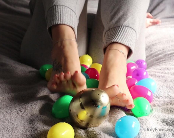 Footsiegalore aka Footsiegalore OnlyFans - HAPPY EASTER!! Footsie found all the eggs