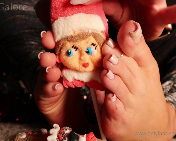 Footsiegalore aka Footsiegalore OnlyFans - Day 11 reveal The elf magically transformed into a lollipop little did he know I spotted him!