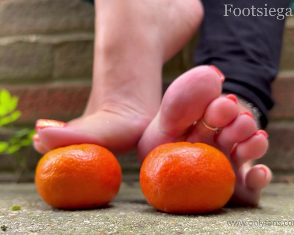 Footsiegalore aka Footsiegalore OnlyFans - Here’s your freshly squeezed orange juice Footsie’s tootsie’s are as fruity as they look