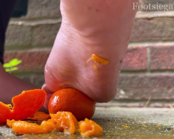 Footsiegalore aka Footsiegalore OnlyFans - Here’s your freshly squeezed orange juice Footsie’s tootsie’s are as fruity as they look