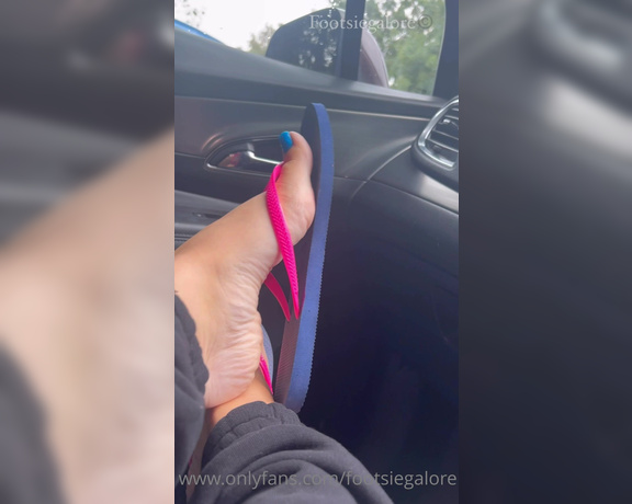 Footsiegalore aka Footsiegalore OnlyFans - Hurry back to the car! my feet are restless and I need someone to play with