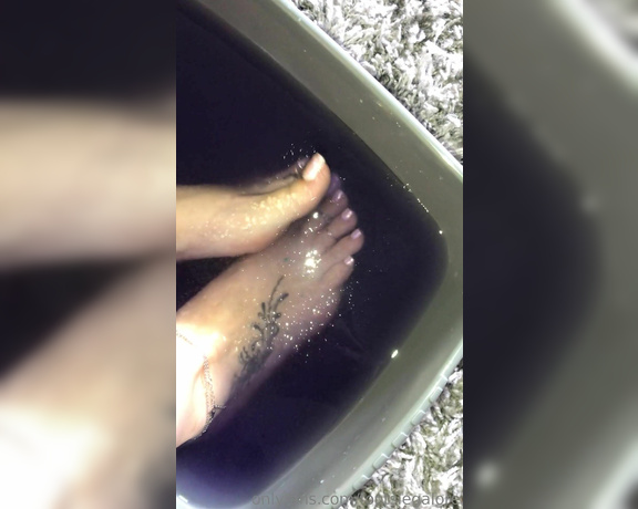 Footsiegalore aka Footsiegalore OnlyFans - Gel foot soak play