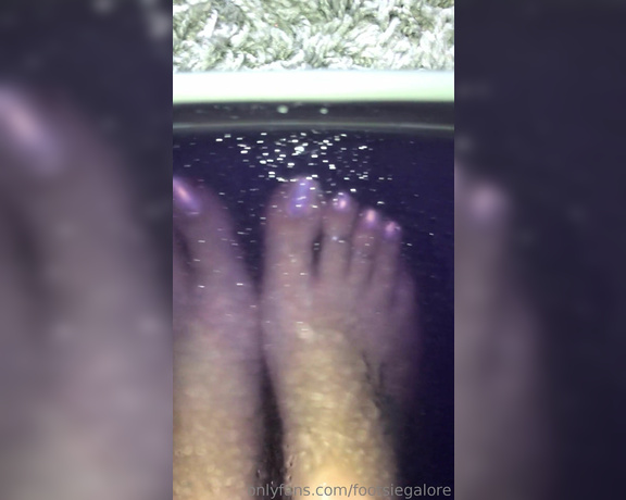 Footsiegalore aka Footsiegalore OnlyFans - Gel foot soak play