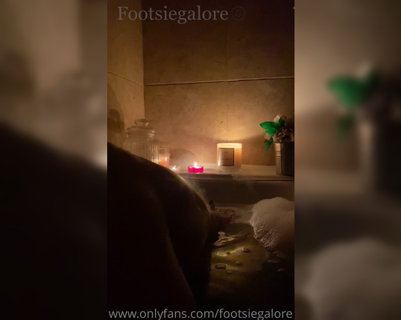 Footsiegalore aka Footsiegalore OnlyFans - Last night I had a little Footsie care Friday This is my kinda bathtime! It’s such a shame I was