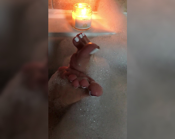 Footsiegalore aka Footsiegalore OnlyFans - Only fans exclusive! sexy bath time video