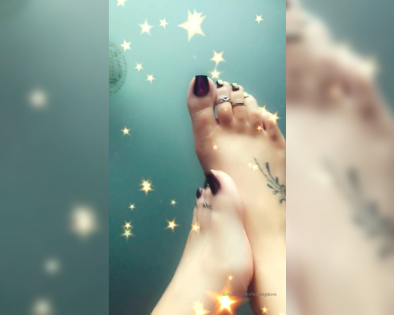 Footsiegalore aka Footsiegalore OnlyFans Video 2