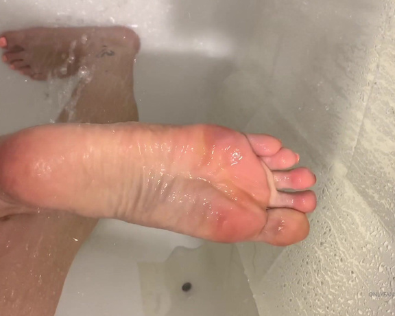 Vixen Arches aka Vixenarches OnlyFans - Join me in the shower