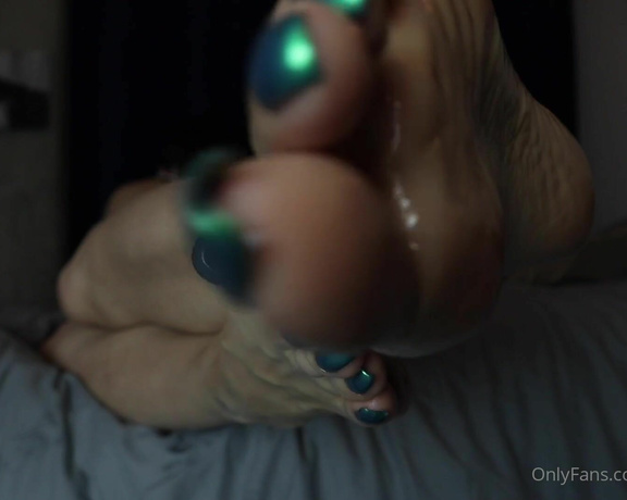 Vixen Arches aka Vixenarches OnlyFans - Hey guys! Here’s the video you’ve all been waiting for My first attempt at a JOI I hope you enjoy