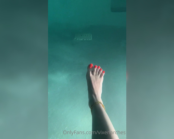 Vixen Arches aka Vixenarches OnlyFans - Underwater feet