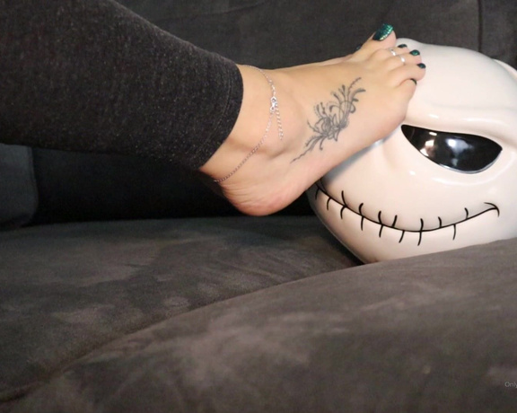 Footsiegalore aka Footsiegalore OnlyFans - Did you know I have a thing for Jack Skellington he looks kinda pleased to be in this position