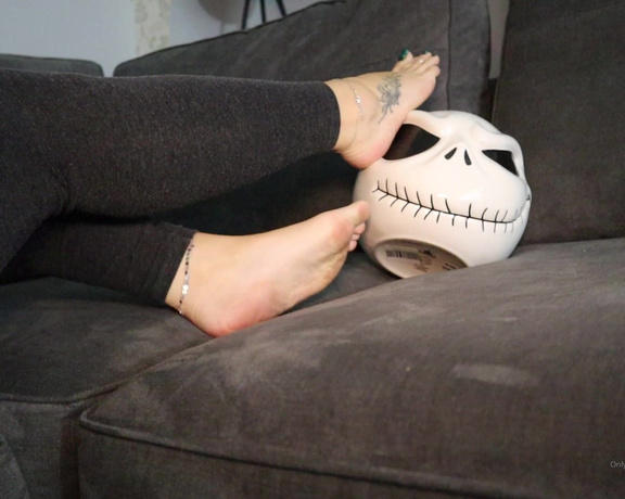 Footsiegalore aka Footsiegalore OnlyFans - Did you know I have a thing for Jack Skellington he looks kinda pleased to be in this position