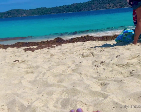 Vixen Arches aka Vixenarches OnlyFans - Beach feet I’ll be back to my regular type of videos next week!