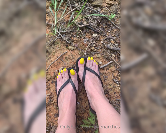 Vixen Arches aka Vixenarches OnlyFans - I didn’t think I would, but I really love this yellow It really makes my long toenails pop My feet