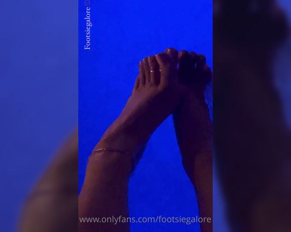 Footsiegalore aka Footsiegalore OnlyFans - Late night swim would I catch your eye splashing about