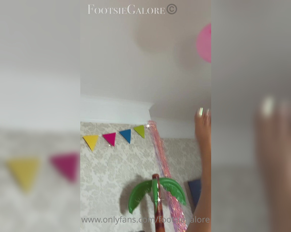 Footsiegalore aka Footsiegalore OnlyFans - Birthday beach theme fun! Fancy a game of keep up the balloon, only feet allowed!