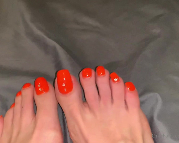 Vixen Arches aka Vixenarches OnlyFans - Hello foot lovers, a little sole talk and a brief toenail measuring Let me know what kind of videos