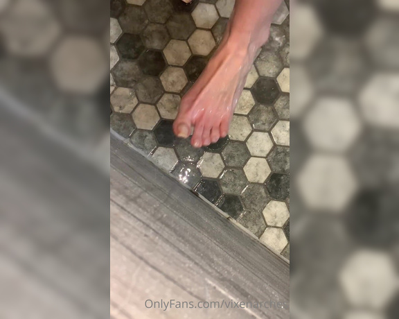 Vixen Arches aka Vixenarches OnlyFans - Found this brief bare toenails video I took in the shower that I never posted What kind of videos