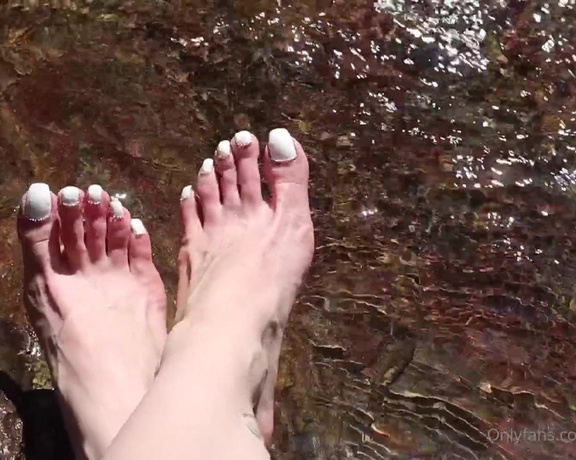 Vixen Arches aka Vixenarches OnlyFans - Snuck in a little video footage during our hike