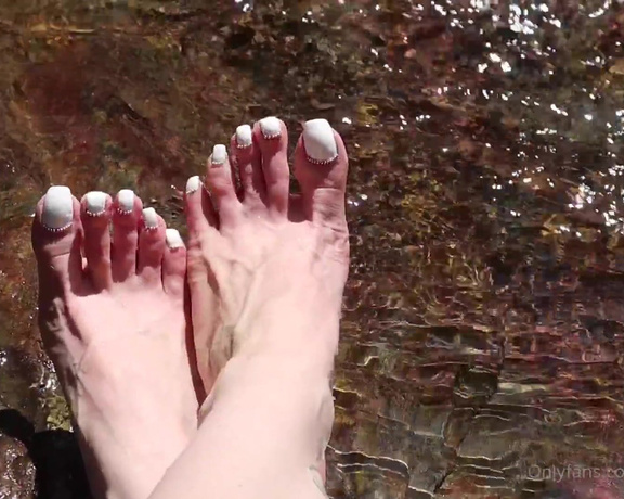 Vixen Arches aka Vixenarches OnlyFans - Snuck in a little video footage during our hike