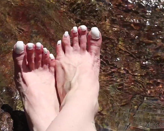 Vixen Arches aka Vixenarches OnlyFans - Snuck in a little video footage during our hike