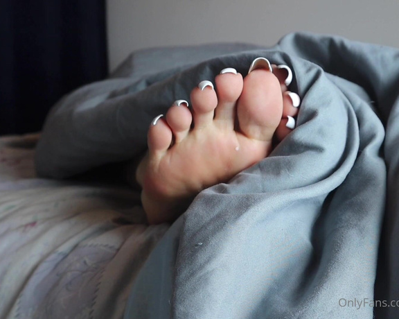 Vixen Arches aka Vixenarches OnlyFans - Sleepy soles throwback with long french pedi PS I had uploaded this here and saved it for later (and