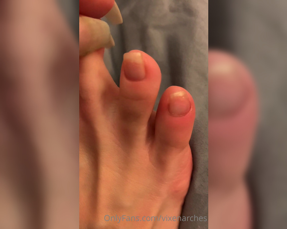 Vixen Arches aka Vixenarches OnlyFans - I know some of you guys have been feening for some bare toenail videos Would you like to see more