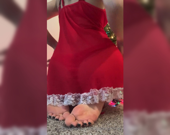 Vixen Arches aka Vixenarches OnlyFans - Merry Christmas from little Santa baby