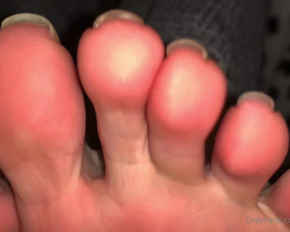 Vixen Arches aka Vixenarches OnlyFans - Bare toenails close