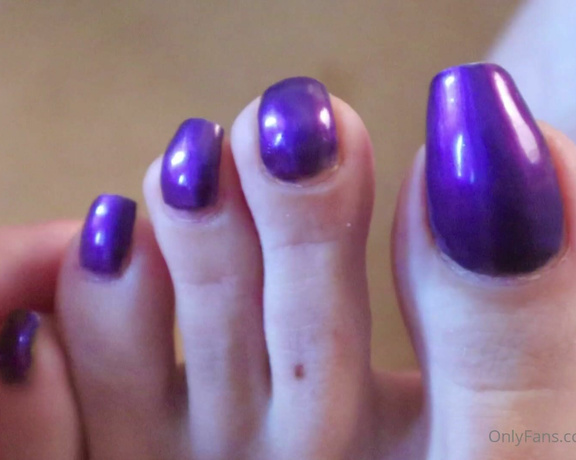 Vixen Arches aka Vixenarches OnlyFans - Closeup of my long toenails as I talk softly to you