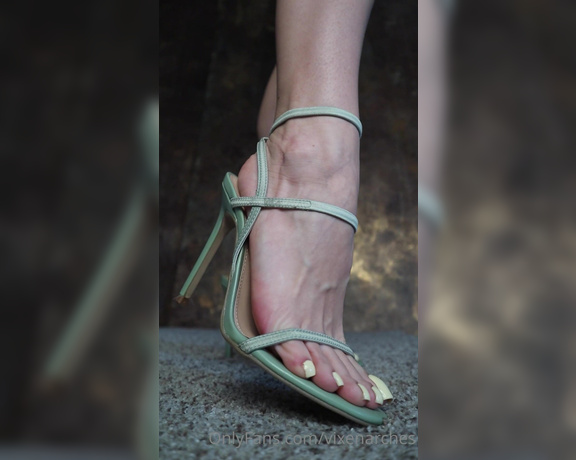 Vixen Arches aka Vixenarches OnlyFans - Modeling 4 different sandals