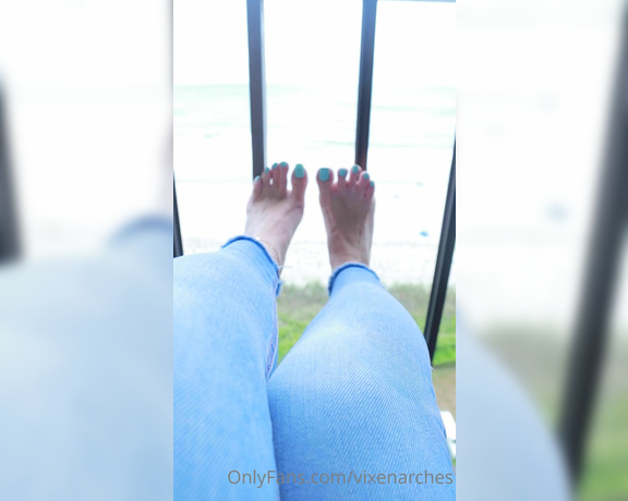 Vixen Arches aka Vixenarches OnlyFans - Balcony foot tease