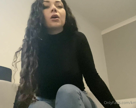 Lady Kira aka Kmoneydom OnlyFans - Diesen Clip wirst du dir auf knien anschauen!