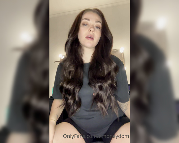 Lady Kira aka Kmoneydom OnlyFans - Dieser edle Tropfen  wenn du ihn nur einmal schmecken knntest