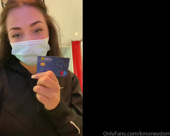 Lady Kira aka Kmoneydom OnlyFans - Mein treuer Loser Tobias hat mir gestern seine Bankkarte zugeschickt  JETZT habe ich endlich die