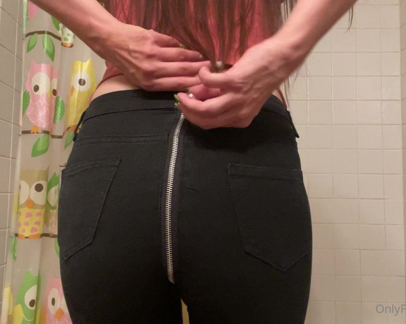 Lilly aka Lillyvig OnlyFans - Tip if you like my new pants …