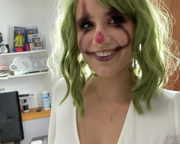 Lilly aka Lillyvig OnlyFans - You like clowns